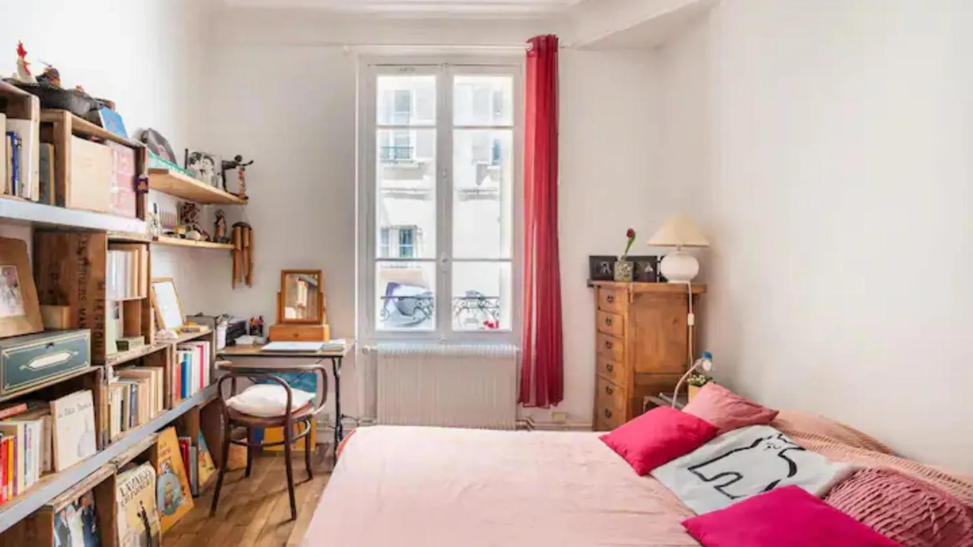 Vintage 2Bd Apartment With Patio In Montmartre Paris France