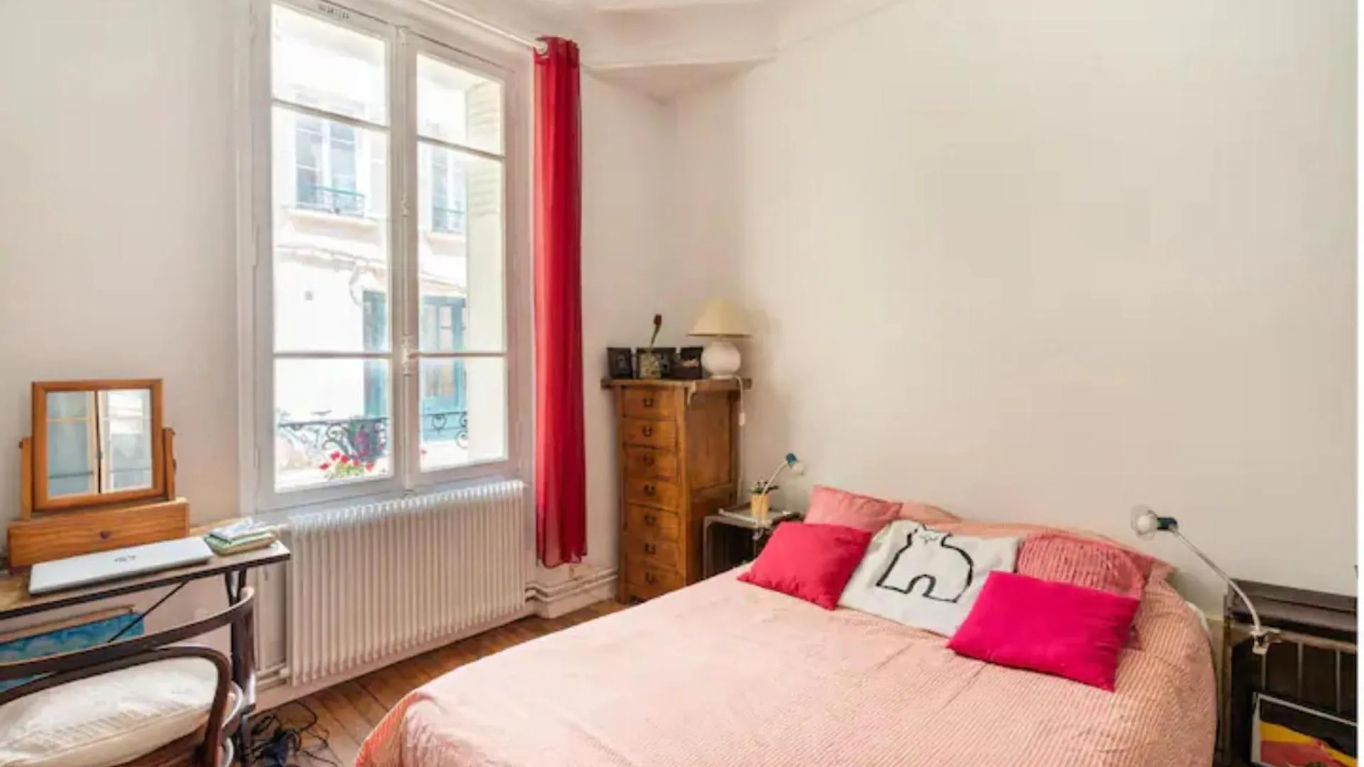 Vintage 2Bd Apartment With Patio In Montmartre Paris France